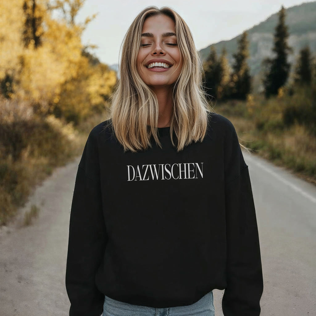 DAZWISCHEN – Statement Sweatshirt
