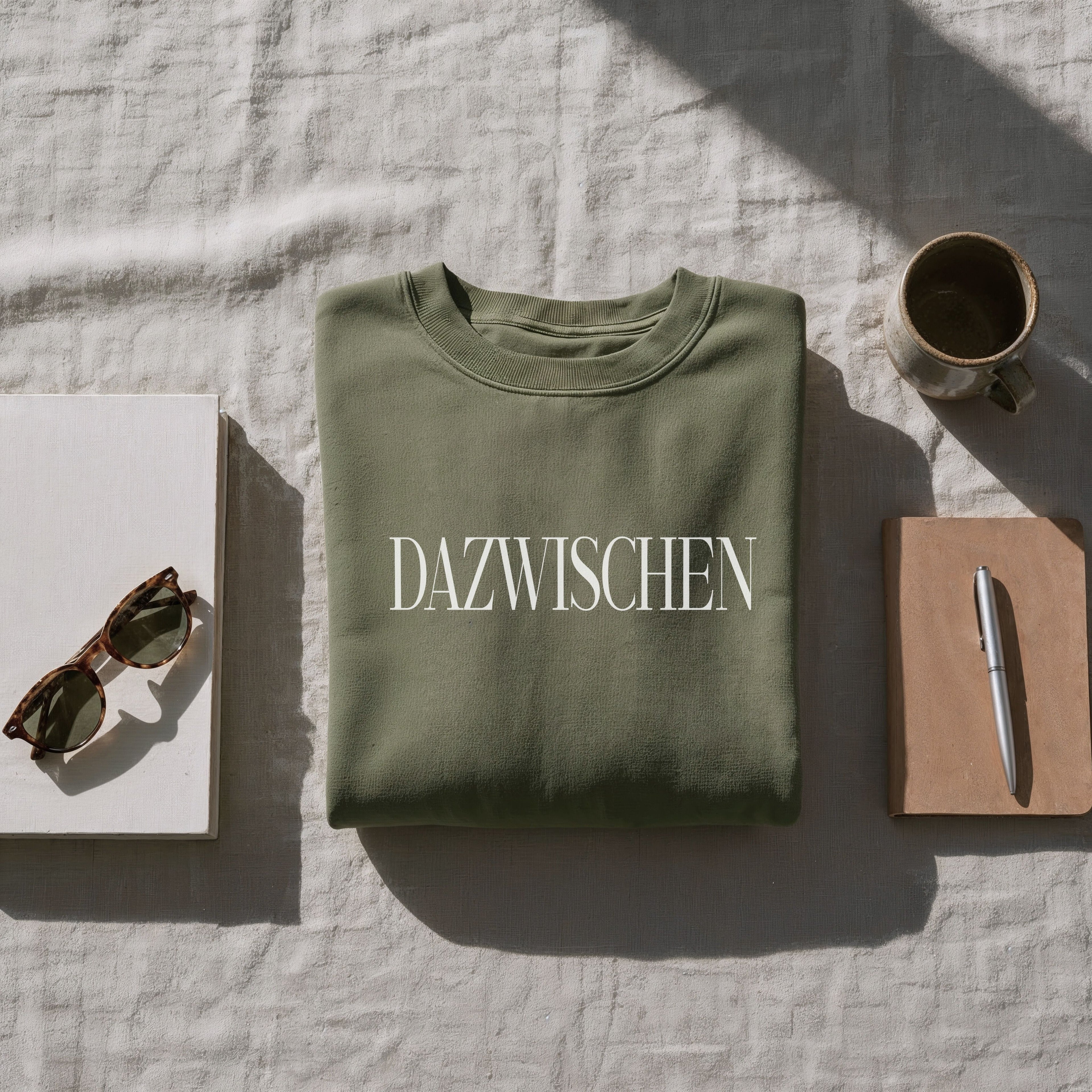 DAZWISCHEN – Statement Sweatshirt