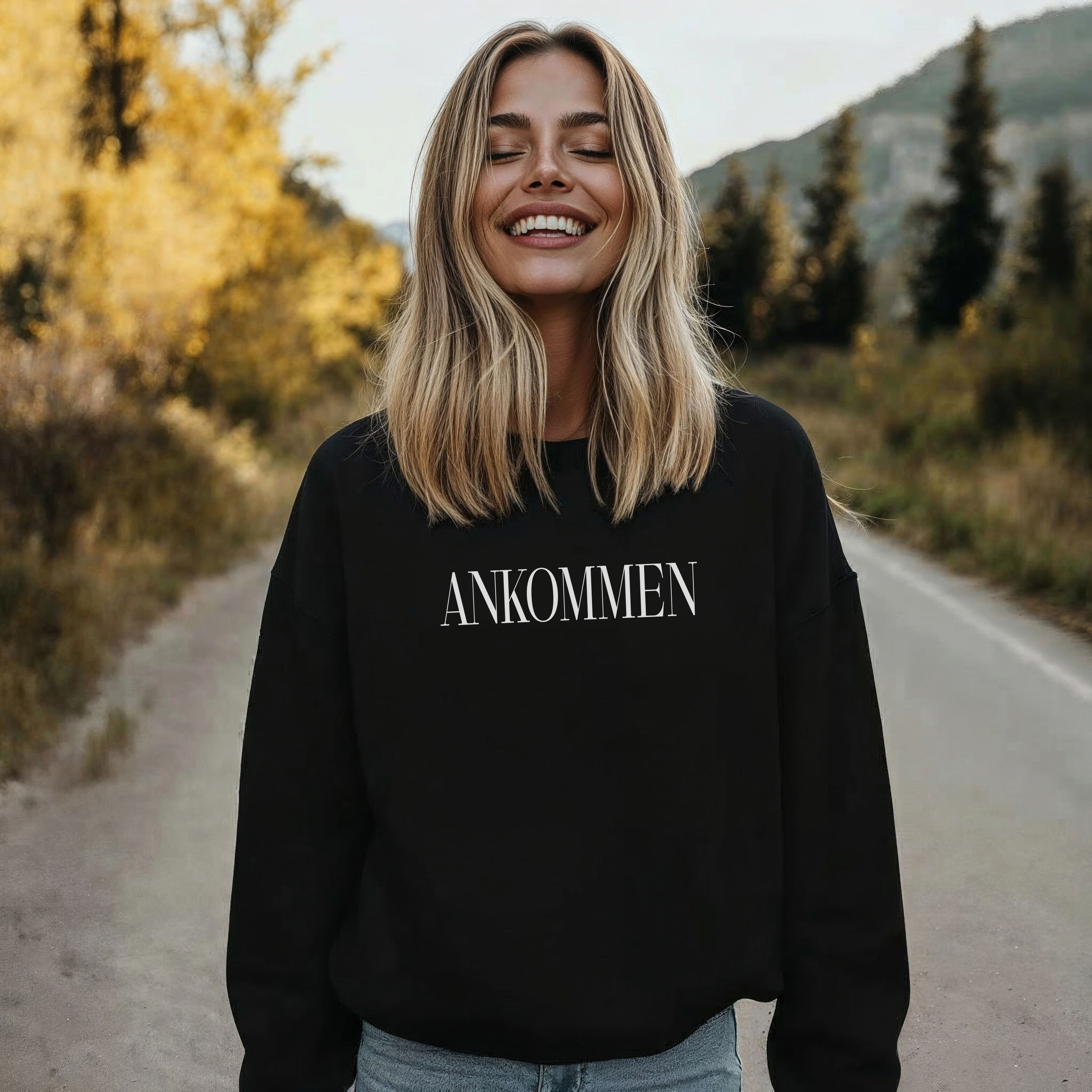 ANKOMMEN- Statement Sweatshirt