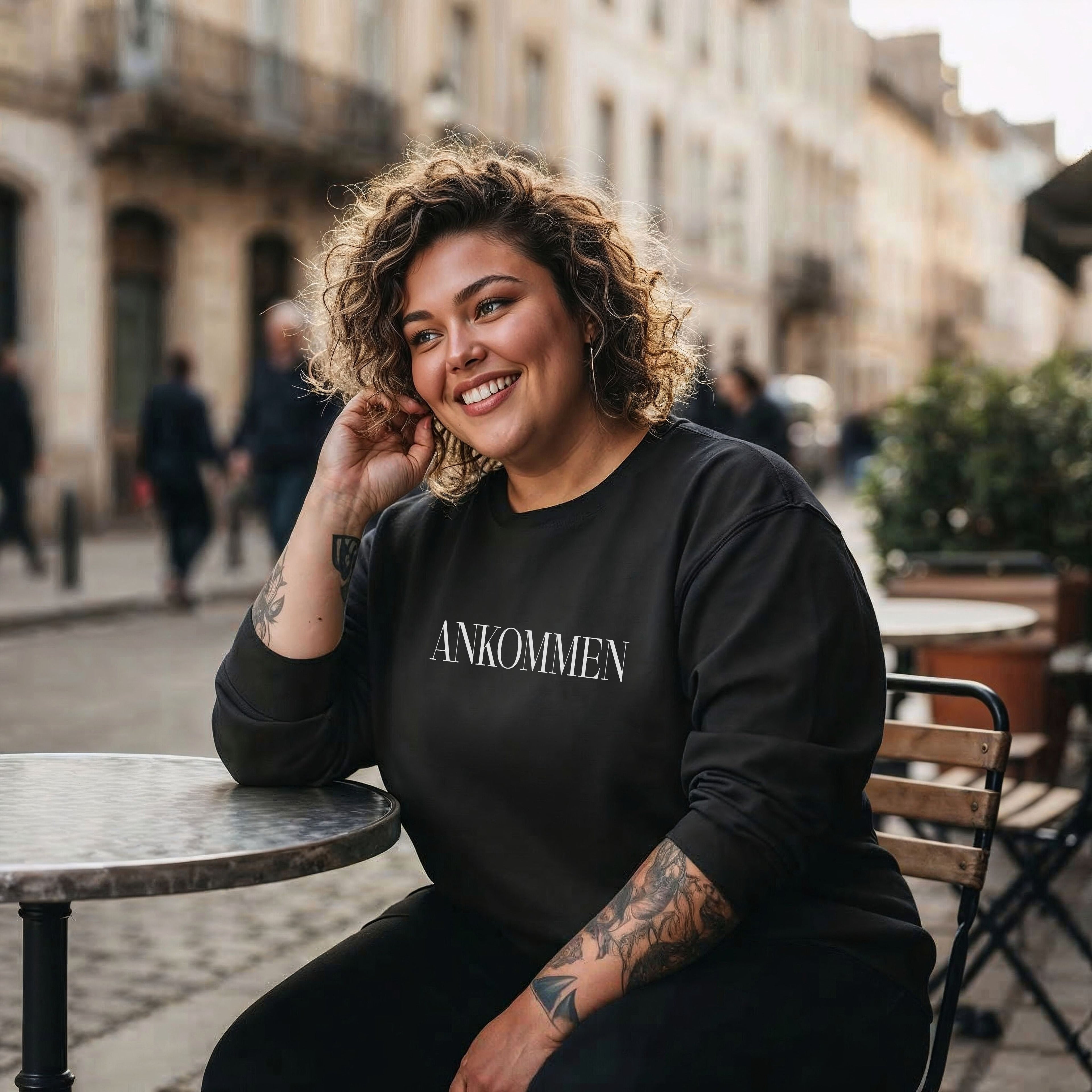 ANKOMMEN- Statement Sweatshirt