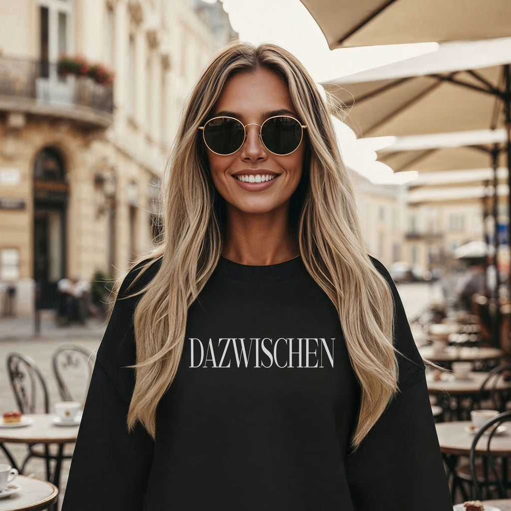 DAZWISCHEN – Statement Sweatshirt