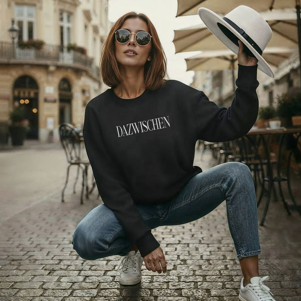 DAZWISCHEN – Statement Sweatshirt